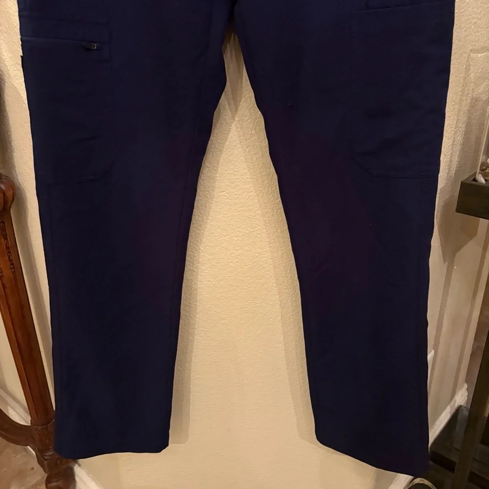 FIGS Men Navy Technical Collection Scrub Pants Size Medium